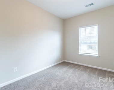 4621 Rosalyn Lane - Photo Thumbnail 32