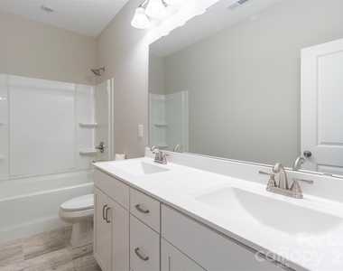 4621 Rosalyn Lane - Photo Thumbnail 35
