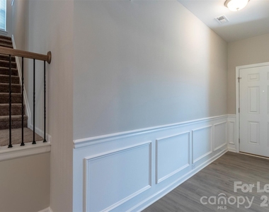 4621 Rosalyn Lane - Photo Thumbnail 5