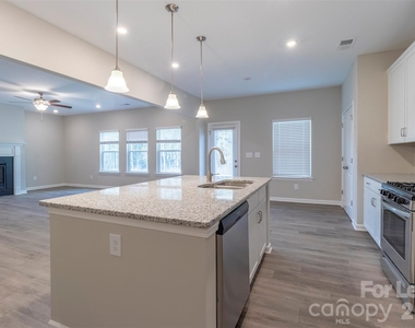 4621 Rosalyn Lane - Photo Thumbnail 18