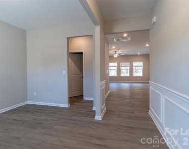 4621 Rosalyn Lane - Photo Thumbnail 3