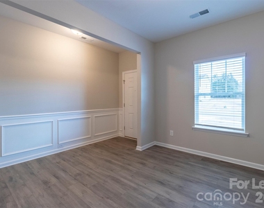 4621 Rosalyn Lane - Photo Thumbnail 7