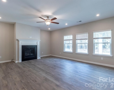 4621 Rosalyn Lane - Photo Thumbnail 11