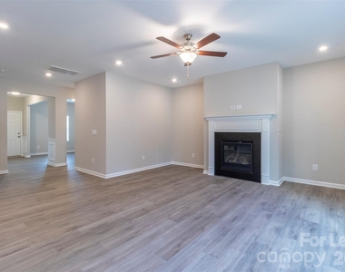 4621 Rosalyn Lane - Photo Thumbnail 15