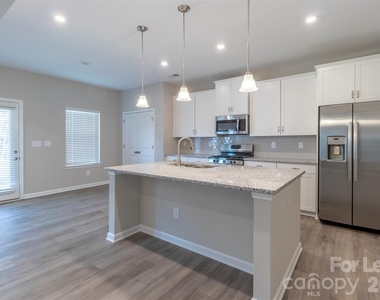 4621 Rosalyn Lane - Photo Thumbnail 17