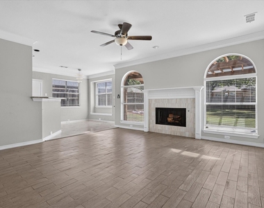 805 Sierra Lane - Photo Thumbnail 3