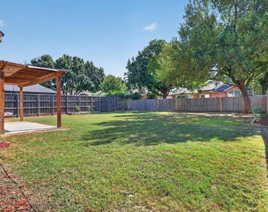 805 Sierra Lane - Photo Thumbnail 15