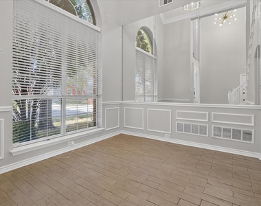 805 Sierra Lane - Photo Thumbnail 1