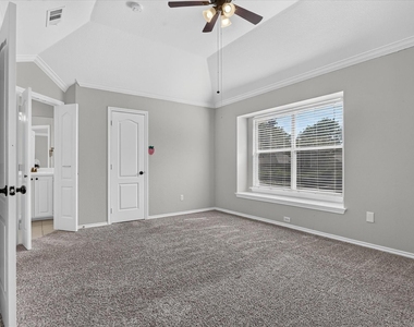 805 Sierra Lane - Photo Thumbnail 10