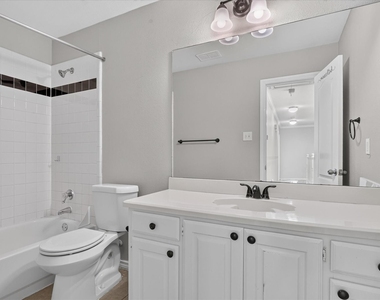 805 Sierra Lane - Photo Thumbnail 13
