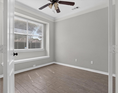 805 Sierra Lane - Photo Thumbnail 9