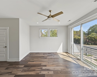 1245 Lomax Avenue - Photo Thumbnail 16