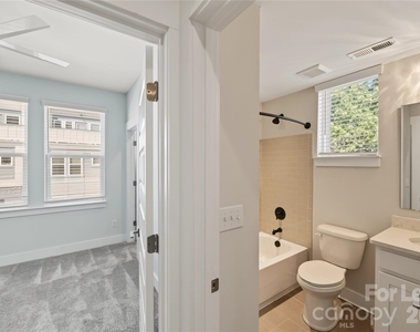 1245 Lomax Avenue - Photo Thumbnail 20