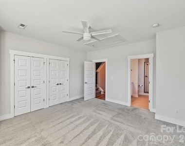 1245 Lomax Avenue - Photo Thumbnail 24