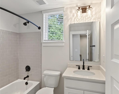 1245 Lomax Avenue - Photo Thumbnail 22