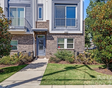 1245 Lomax Avenue - Photo Thumbnail 5