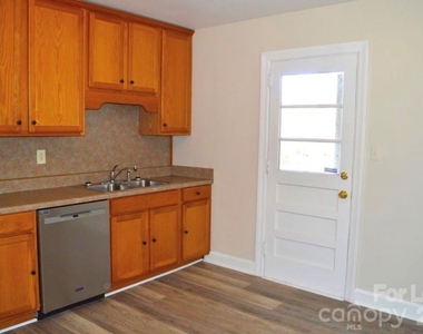724 Maupin Avenue - Photo Thumbnail 3