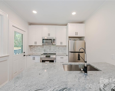 616 Oakland Avenue - Photo Thumbnail 5