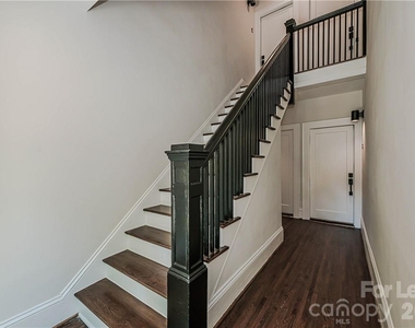 616 Oakland Avenue - Photo Thumbnail 2