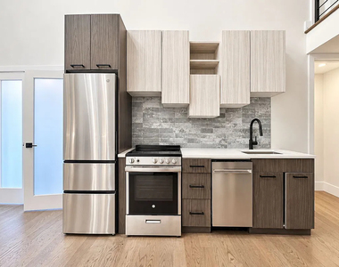 334 Evergreen Avenue - Photo Thumbnail 2