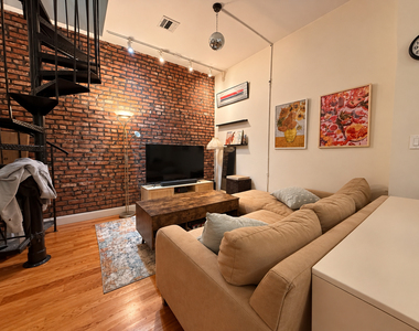 664 Park Place - Photo Thumbnail 2