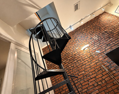 664 Park Place - Photo Thumbnail 3