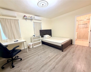 159 W Glendon Way - Photo Thumbnail 7
