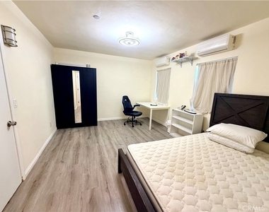 159 W Glendon Way - Photo Thumbnail 8