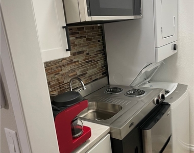 28518 Sunridge Court - Photo Thumbnail 3