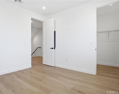 16106 Leadwell St - Photo Thumbnail 13