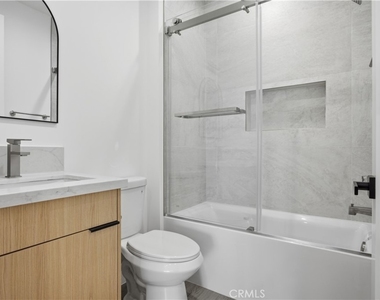 16106 Leadwell St - Photo Thumbnail 14