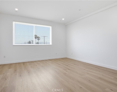 16106 Leadwell St - Photo Thumbnail 10