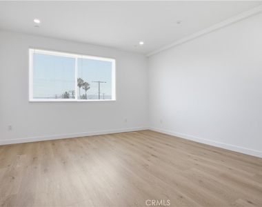 16106 Leadwell St - Photo Thumbnail 9