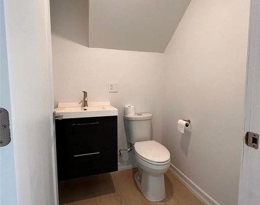 2686 Greenfield - Photo Thumbnail 9