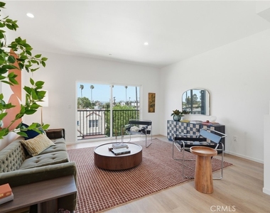 1428 S Cloverdale Avenue - Photo Thumbnail 2