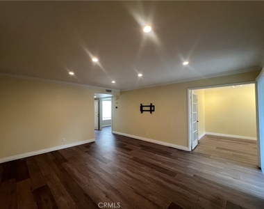 1550 Pine Drive - Photo Thumbnail 5