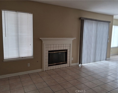 828 Greenwich Court - Photo Thumbnail 8