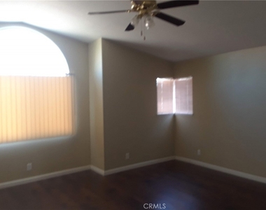 828 Greenwich Court - Photo Thumbnail 13