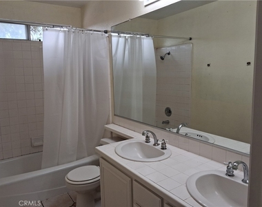 828 Greenwich Court - Photo Thumbnail 6