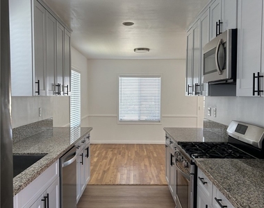 2702 Arbor - Photo Thumbnail 3