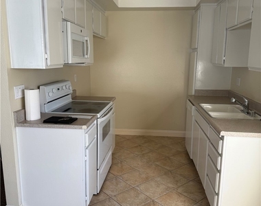 135 S Poplar - Photo Thumbnail 4