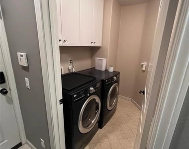 1752 Grand Avenue - Photo Thumbnail 44
