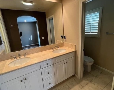 1752 Grand Avenue - Photo Thumbnail 31