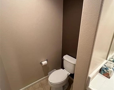 1752 Grand Avenue - Photo Thumbnail 21