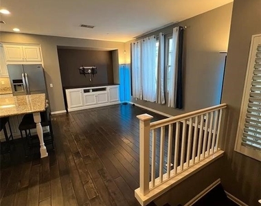 1752 Grand Avenue - Photo Thumbnail 13