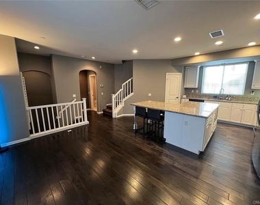 1752 Grand Avenue - Photo Thumbnail 15