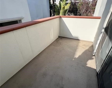 1752 Grand Avenue - Photo Thumbnail 29