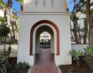 1752 Grand Avenue - Photo Thumbnail 3