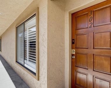 5649 Lake Park Way - Photo Thumbnail 3