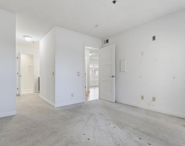 5649 Lake Park Way - Photo Thumbnail 22